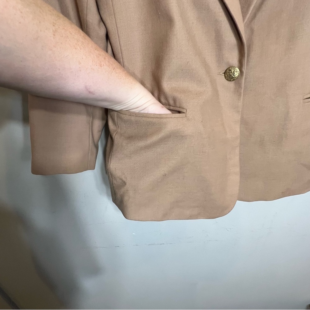 Briggs Lightweight Camel Wool Button Front Blazer… - image 6